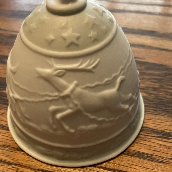 Lladro Christmas Bell with original hanging ribbon and box 1988 - Picture 3 of 11